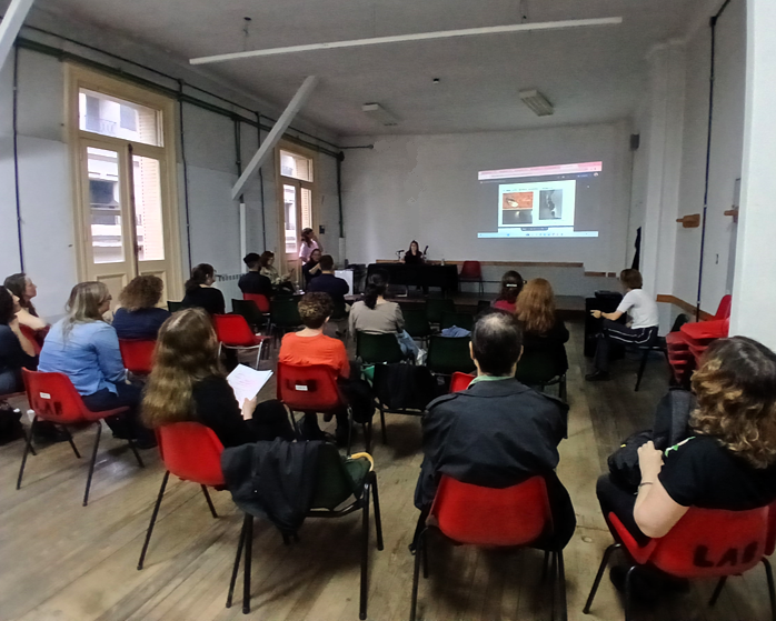 La imagen muestra a profesores del Labo durante el evento
