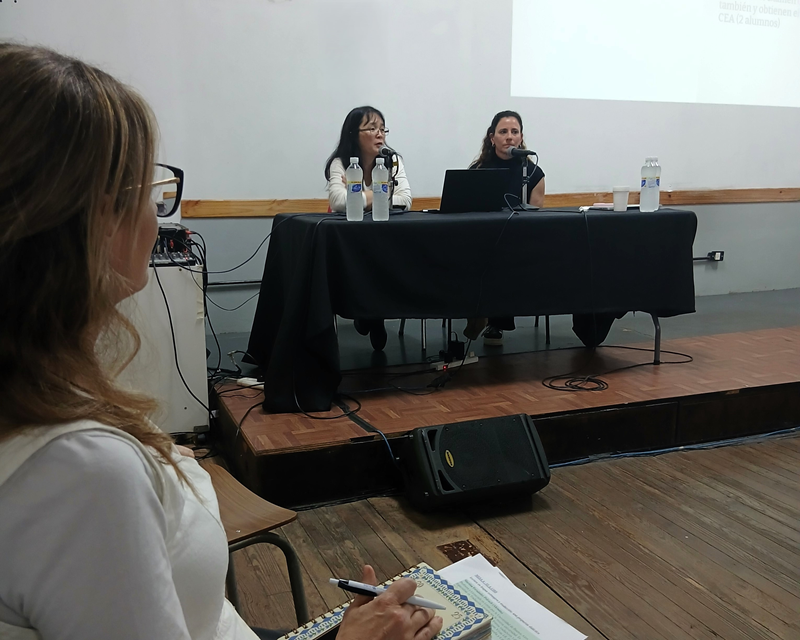 La iamgen muestra una foto de profesores del Labo en el evento