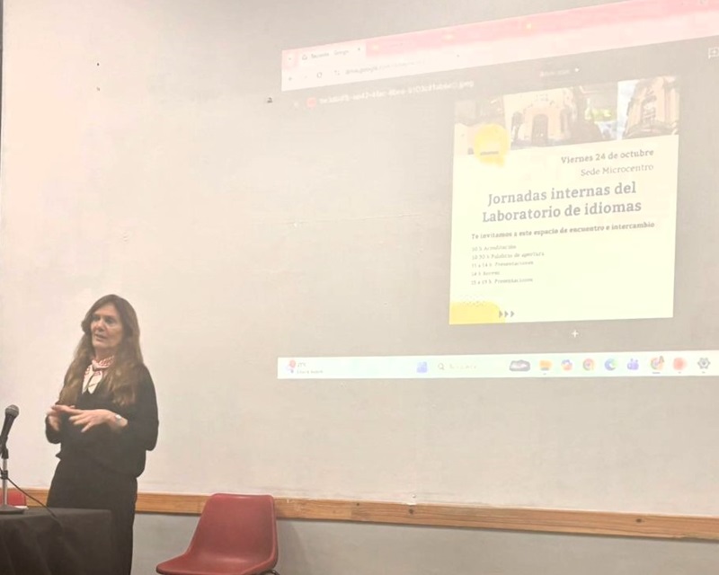 La imagen muestra a profesores del Labo durante el evento